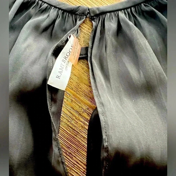 Ramy Brook cold shoulder top in black long sleeve… Size Medium - Picture 5 of 5